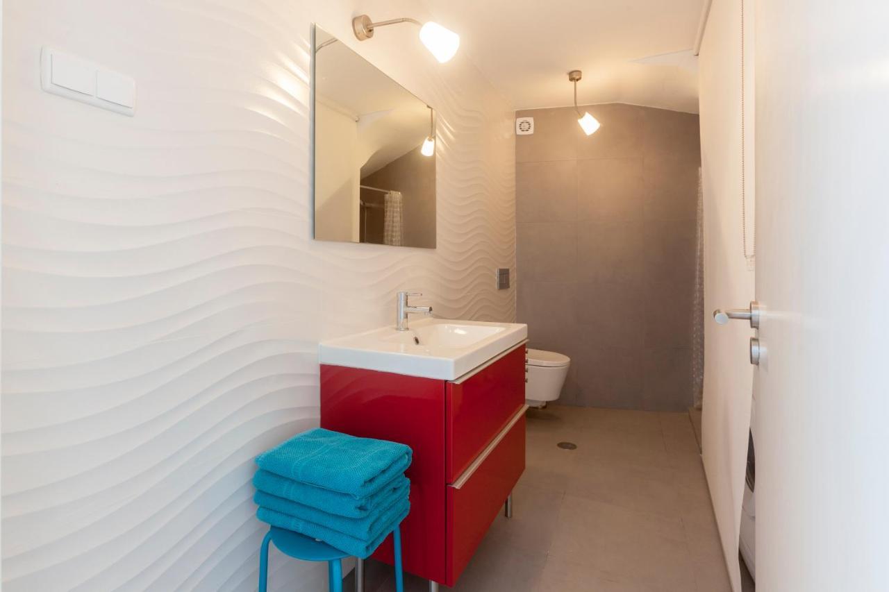 Beautiful With Patio Apartment